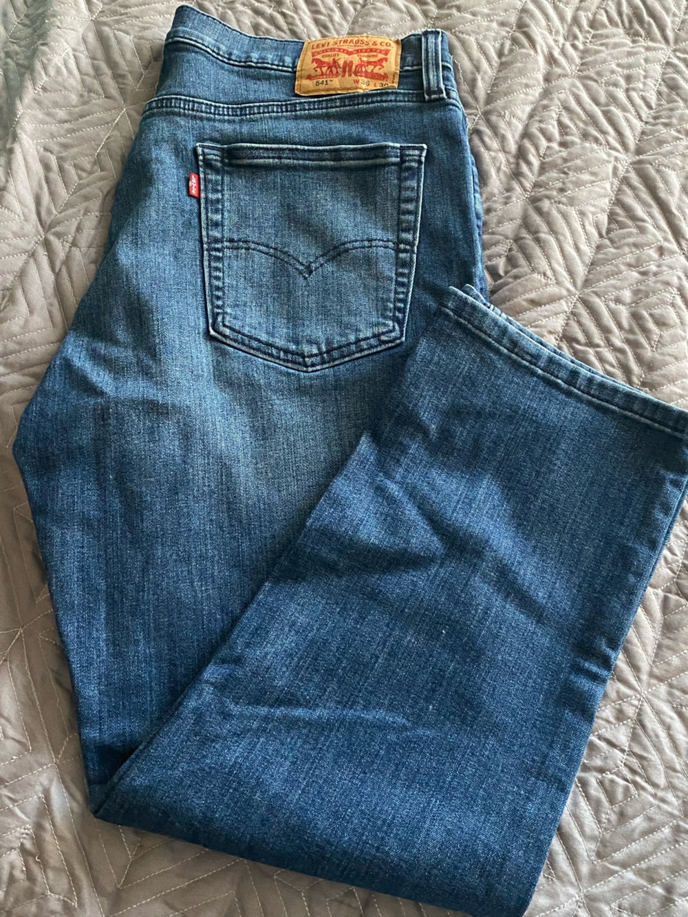 Levi's Men's Medium Blue Straight-Leg Jeans